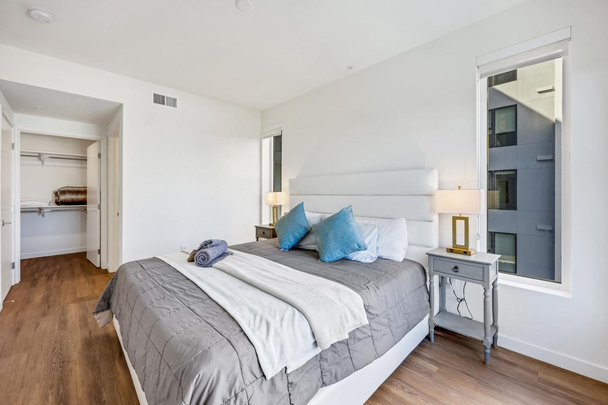 One Lux - West Hollywood * Los Angeles