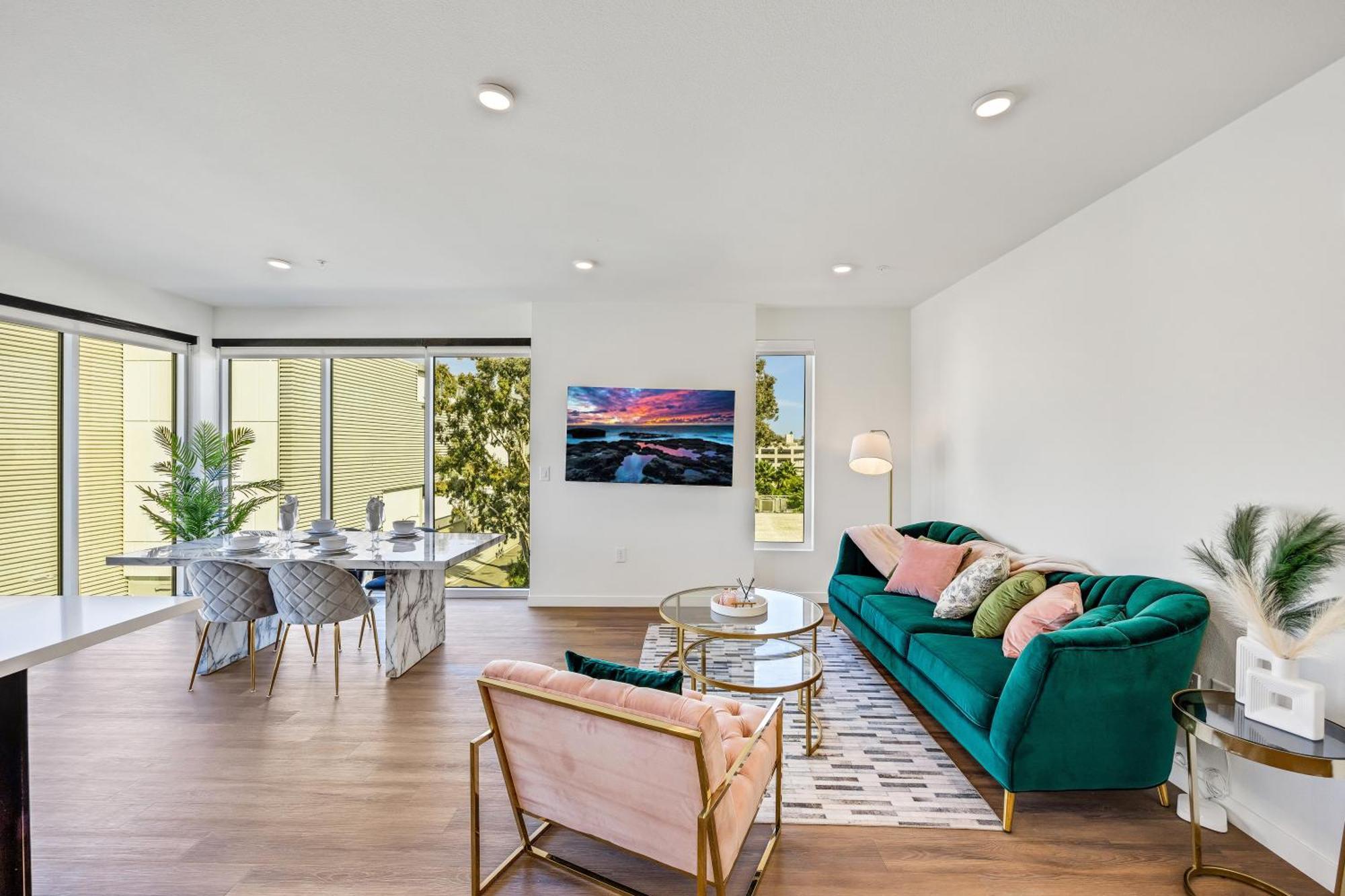 One Lux - West Hollywood *