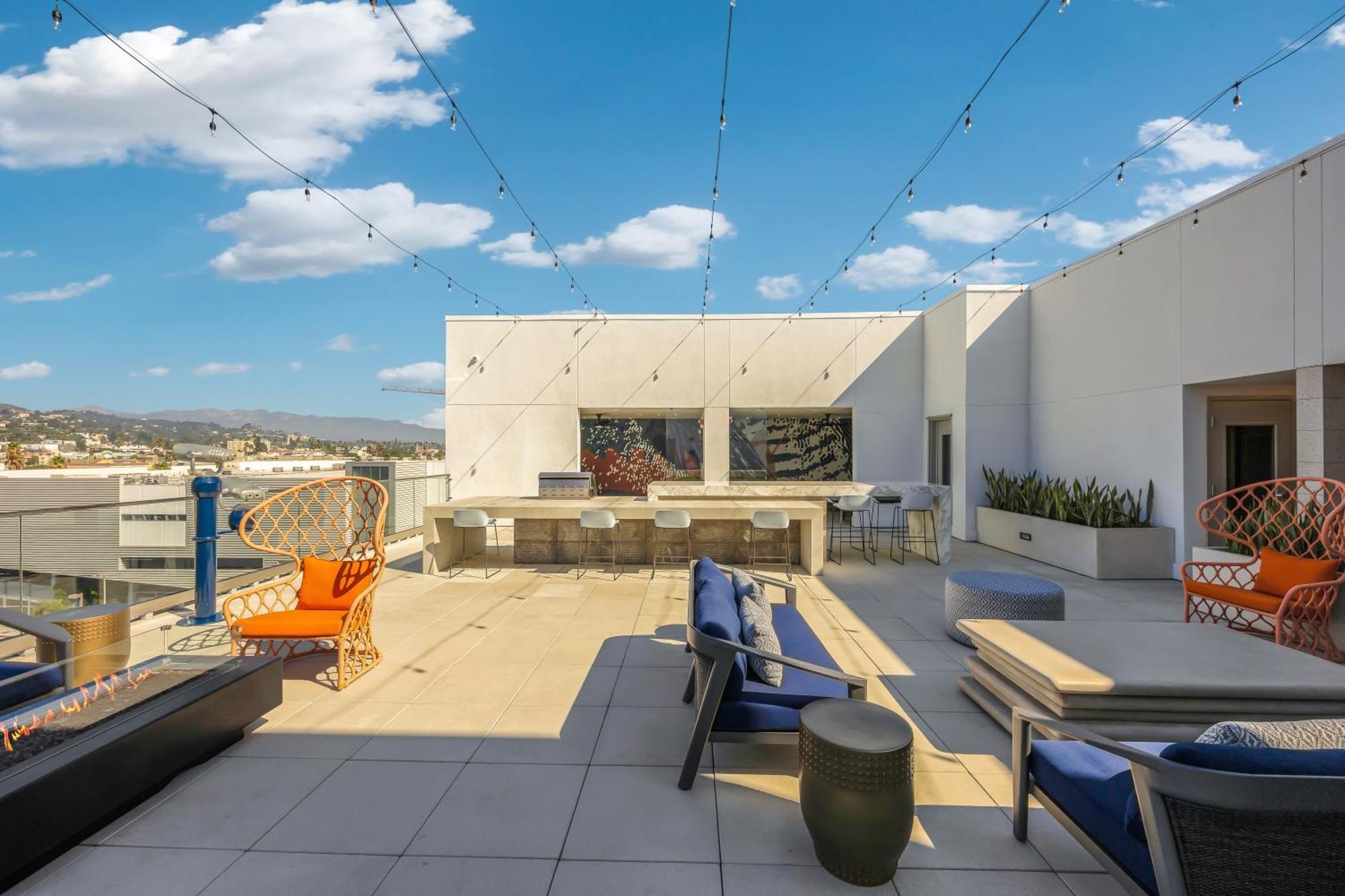 One Lux - West Hollywood *